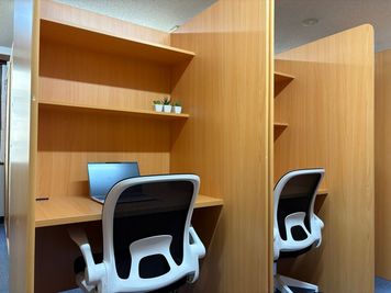 【北千住駅から徒歩７分のコワーキングスペース／自習室】リモートワークや勉強に最適な１名用ブース席（ブースNo.４） - いいオフィス北千住 by ENGAWORK