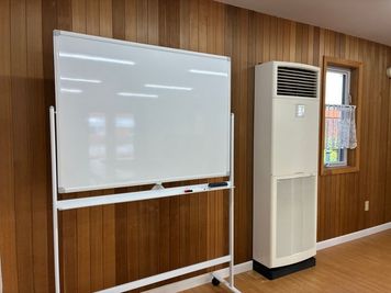 ホワイトボード - メープルコート 集会所 メープルコート　集会所の設備の写真