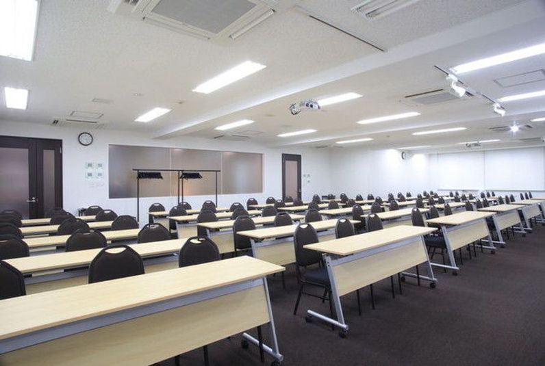 スクール型　84名着席 - 貸し会議室　アットビジネスセンター横浜西口駅前 501号室の室内の写真