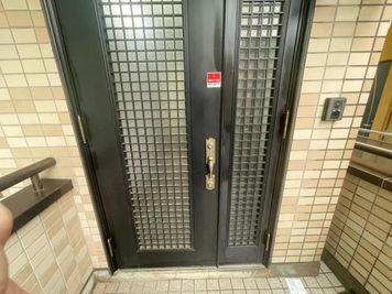 レンタルサロンKinako 自由が丘 神社横⛩️ レンタルサロンKinako スペース２の入口の写真