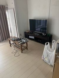 備品：Ｎ６４、テレビ、本、ＢＢＱコンロが押し入れにあり - free24store WAKAYAMA BASE -free24storeの室内の写真