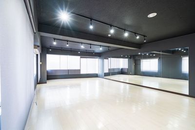 ◆平塚駅5分◆47㎡の広々空間｜黒基調のスマートなダンススタジオ - レンタルスタジオMONO平塚