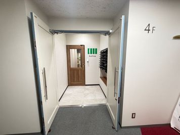 いいオフィス本厚木 2名個室（ブース9）の室内の写真