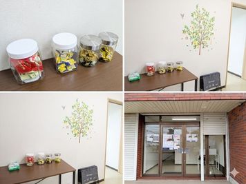リフレッシュコーナーにはちょっとしたお菓子をご用意しています。 - いいオフィス佐倉 by SakuLab Co-Learning サイレントルーム/会話・通話不可/自習や集中したい作業向けの室内の写真