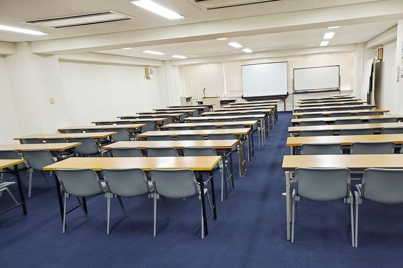 【研修・会議におすすめ】SMG貸し会議室近商ビル6階A室 - SMG/ 四ツ橋・近商ビル