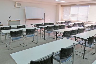平日夜の勉強会・セミナーに｜社会人サークルの定例会にも｜四ツ橋駅徒歩30秒・最大38名 - SMG/ 四ツ橋・近商ビル