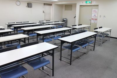 SMG/ 四ツ橋・近商ビル 【夜間の勉強会・セミナー】SMG貸し会議室近商ビル10階B室の入口の写真
