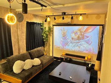 防犯カメラ無【シャワー🛀大型ソファベット・大型スクリーン🎬完備】まるで豪華ラウンジ✨デート・合コン・パーティに最適🎉💕 - ハルカゼテラス　天満