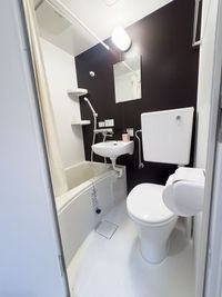 トイレにはシャワーもあり有料オプションでご利用いただけます。 - Tokyo Chill Room 恵比寿 TokyoChillSpaceEbisu｜デート・映画・女子会の設備の写真