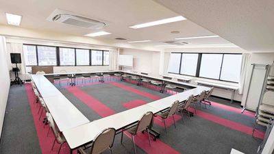 電車通り沿い・ウオンツ銀山ビル【2時間からOK】最大63名様着可 120インチ・超単プロ・マイク無料(ドリンク・喫煙室有) - カンファレンス21 八丁堀WING広島センター