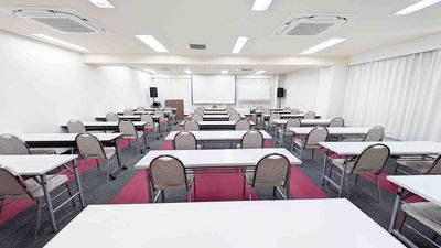 電車通り沿い・ウオンツ銀山ビル【夜間☆格安3時間】最大63名様着可 120インチ・超単プロ・マイク無料(ドリンク・喫煙室有) - カンファレンス21 八丁堀WING広島センター