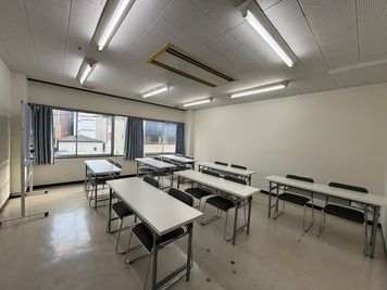 【ハコガシ 26号室 Meeting Room】エキチカ!! 少人数の会議にピッタリ★16名まで着席可能★ - レンタルスペース　ハコガシ 2F【 21･22･26 】
