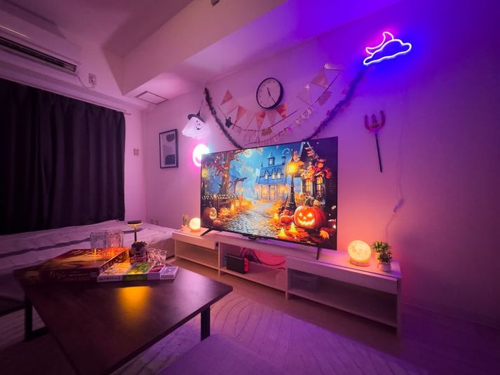 10月27日〜11月1日は期間限定でハロウィンの飾り付けをしております。 - Tokyo Chill Room 恵比寿 TokyoChillSpaceEbisu｜デート・映画・女子会の室内の写真