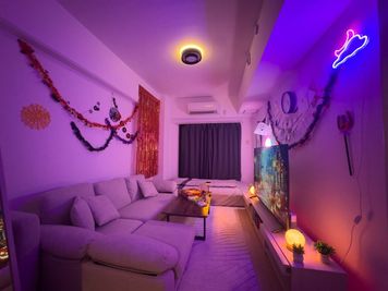 10月27日〜11月1日は期間限定でハロウィンの飾り付けをしております。 - Tokyo Chill Room 恵比寿 TokyoChillSpaceEbisu｜デート・映画・女子会の室内の写真