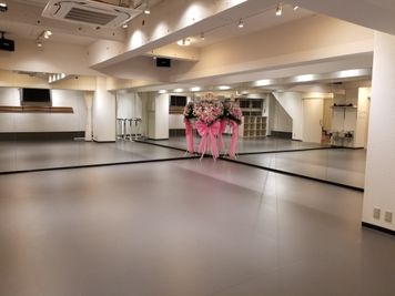 地下1階スタジオ内奥からの視点 - 原宿ダンススタジオ 原宿ダンススタジオ　SHIN RENTAL STUDIOの室内の写真