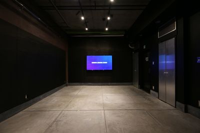 モニタを利用したプレゼンの撮影やライブ配信が可能です。 - 渋谷クリエイティブスタジオ STUDIOの室内の写真