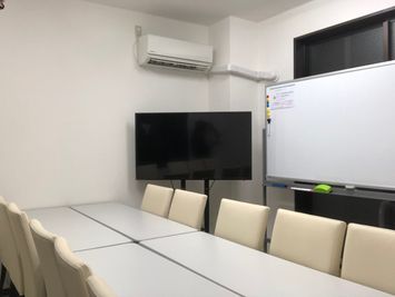 町田駅至近40秒！50インチTVモニタ完備、備品全て無料！会議に、遊びに、用途は色々！ - Y's Infinity町田