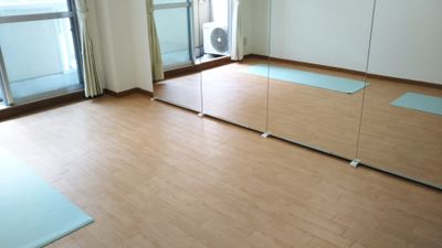 プライベートレッスンにも向いています。 - スタジオ　カノン　東町店 ダンススタジオの室内の写真