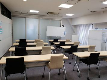 【八王子】駅から4分！ビジネスシーンにオススメの貸会議室（16名～30名） - NATULUCK八王子東町