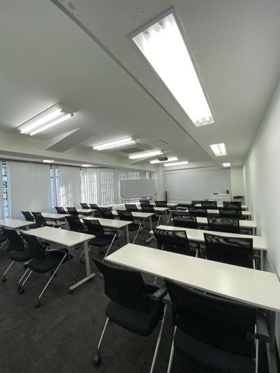 ONE DAY OFFICE TOKYO 【朝会・交流会専用】４階会議室Ⅰの室内の写真