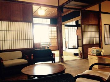 Kanazawa旅音 共有スペースの室内の写真