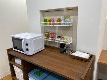 BIZcomfort神戸元町 最大14名用セミナールームの設備の写真