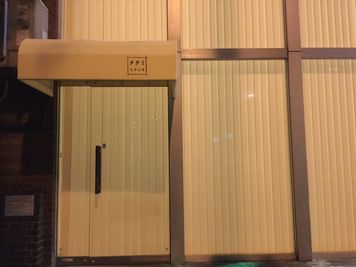 タタミスタジオ浅草 ヨガ、空中ヨガ、ワークショップの入口の写真