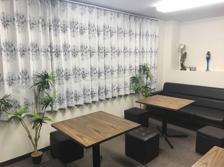 圧倒的コスパ！多目的に使える空間 - クリスタルラウンジ