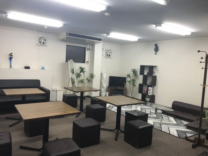 圧倒的コスパ！多目的に使える空間 - クリスタルラウンジ