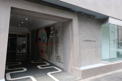 スマートレンタルスペース東新宿の入口の写真