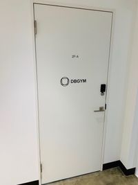 DB Gym シェアトレーニングジムの入口の写真