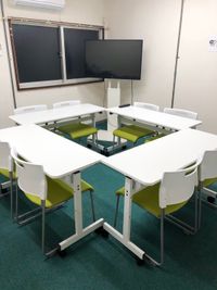 Meeting space 梅 貸し会議室の室内の写真