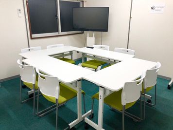 Meeting space 梅 貸し会議室の室内の写真