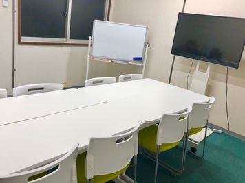 Meeting space 梅 貸し会議室の室内の写真