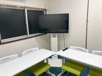 Meeting space 梅 貸し会議室の室内の写真