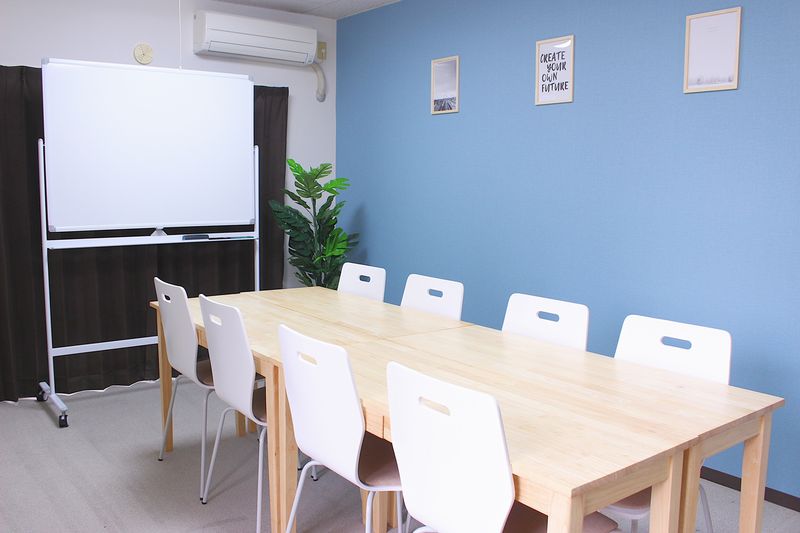 船橋FRIENDSⅣ 安くて明るい綺麗な会議室！の室内の写真