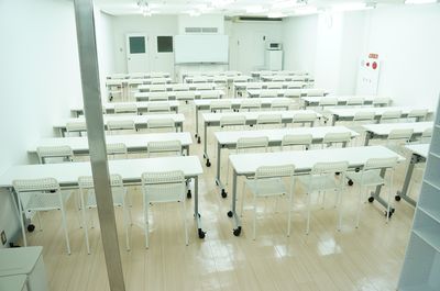 レンタルスペースフォレスト 会議セミナー、教室、物販展示会の室内の写真