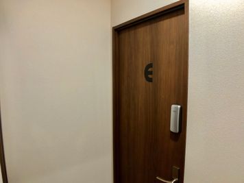 E号室の入り口です。 - グリーンハウス　新宿市谷 新宿市谷完全貸切個室-E号室の室内の写真