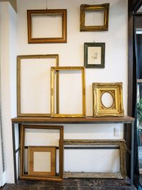 アンティーク額縁の品数はCstが当店で一番豊富です。 - アンティーク撮影スタジオunikk【渋谷STUDIO】 Cスタジオの室内の写真