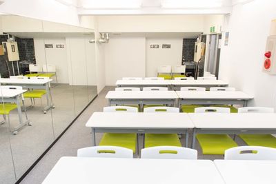 🍁11月限定!秋割引🎑【神田徒歩1分】高速WiFi!セミナー・撮影・研修、全面ミラーでダンス可♬24時間換気 - ブルースペース神田(貸スペース)