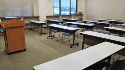 サン  プラスパ 中会議室の室内の写真