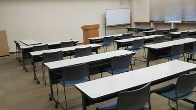サン  プラスパ 中会議室の室内の写真