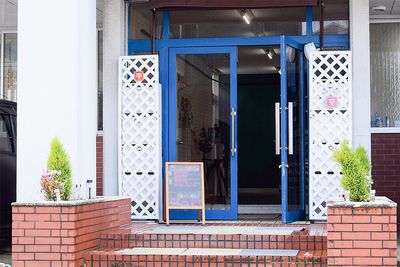 表　正面玄関 - 東海ビル金沢(高麗会館） セミナールームの外観の写真