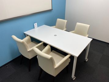 コンファレンス東京(新宿） MeetingRoomB※～5名の室内の写真