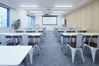 【3/7OPEN】新宿三丁目駅徒歩3分！スクール形式26名収容！備品充実！ - TIME SHARING新宿