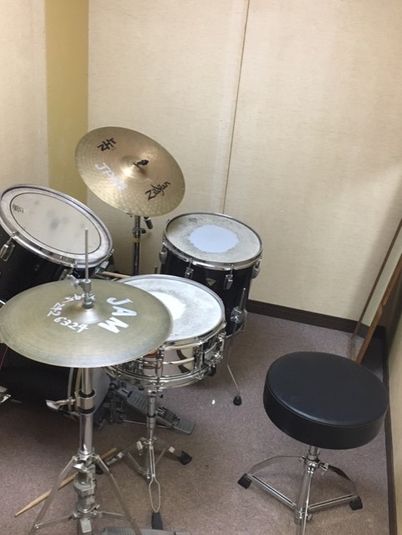 アップライトピアノ練習室 - 横浜ジャム音楽学院