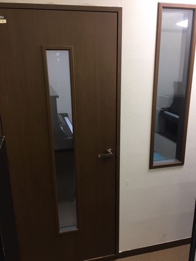 アップライトピアノ練習室 - 横浜ジャム音楽学院