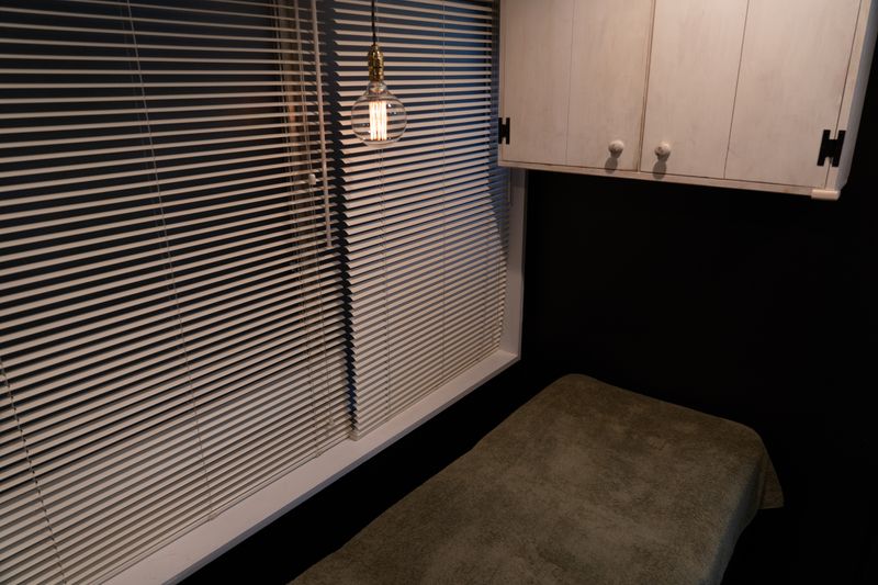 個室smart /まつエク/フェイシャル/ヘッド - レンタルシェアサロンUZI銀座