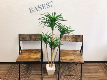 BASE87 BASE87＊新宿西口の室内の写真