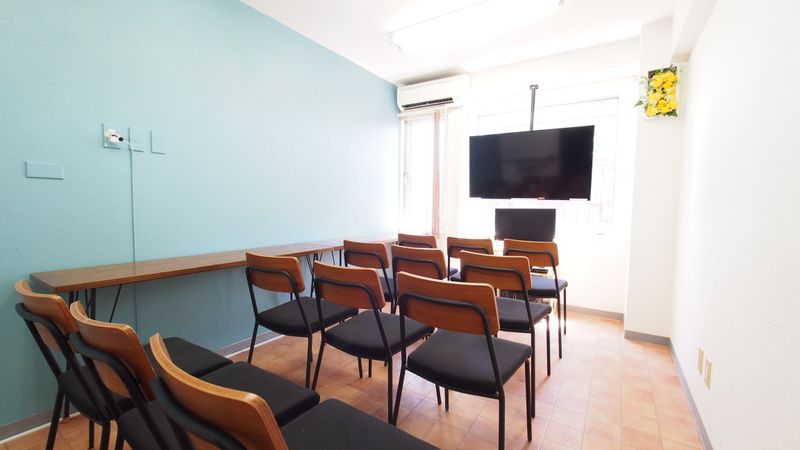 WiFi大型モニタホワイトボード - 【テラス】横浜の貸し会議室